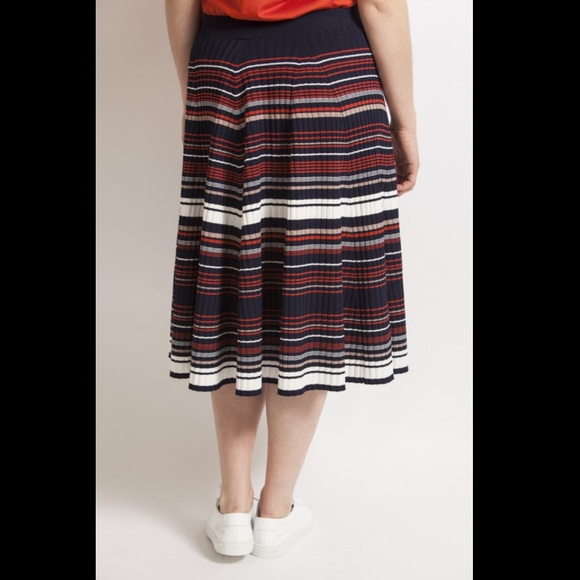 Norse Projects Juno Pleated Stripe Skirt - Picture 2 of 11